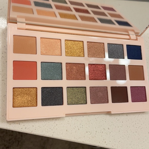 Ciate Eyeshadow Palette - Picture 5 of 5